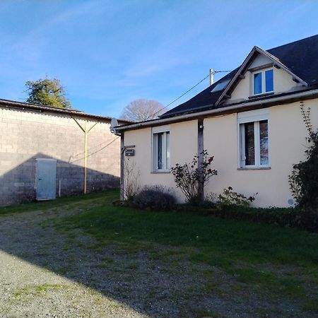 Lubersac Accommodation A La Ferme מראה חיצוני תמונה